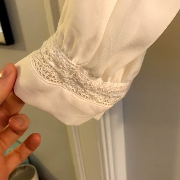 Cream blouse with lace details (M, Loft) - Picture 2 of 4